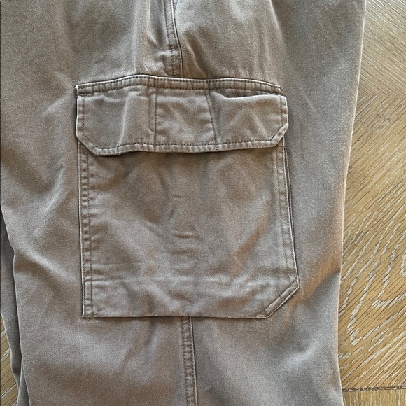 Dockers Men's Brown Cargo Pants - Picture 7 of 10